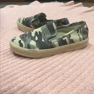 Esprit camo slip on sneakers